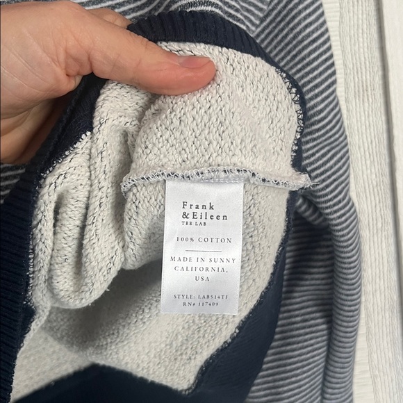 Frank & Eileen stripped navy and white sweatshirt size XS triple fleece - Picture 4 of 6
